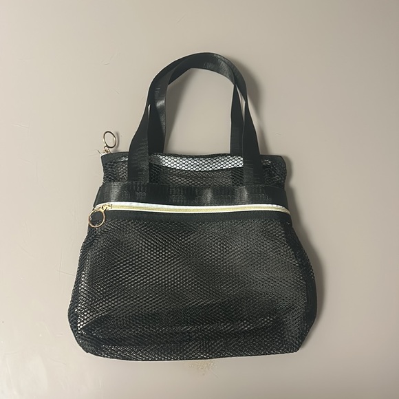 Toiletry bag - Picture 3 of 4